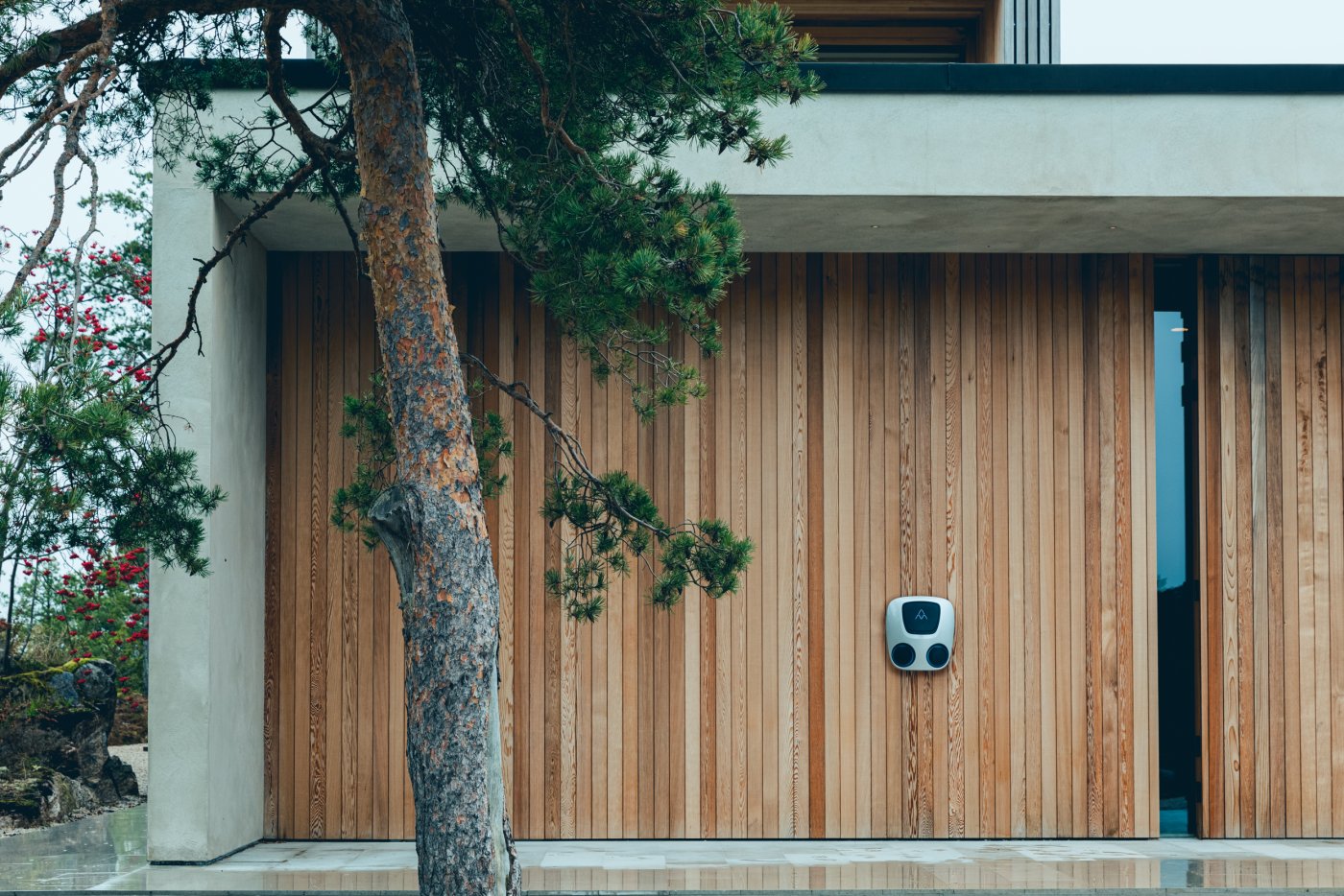 chargeamps dobbel lader på vegg